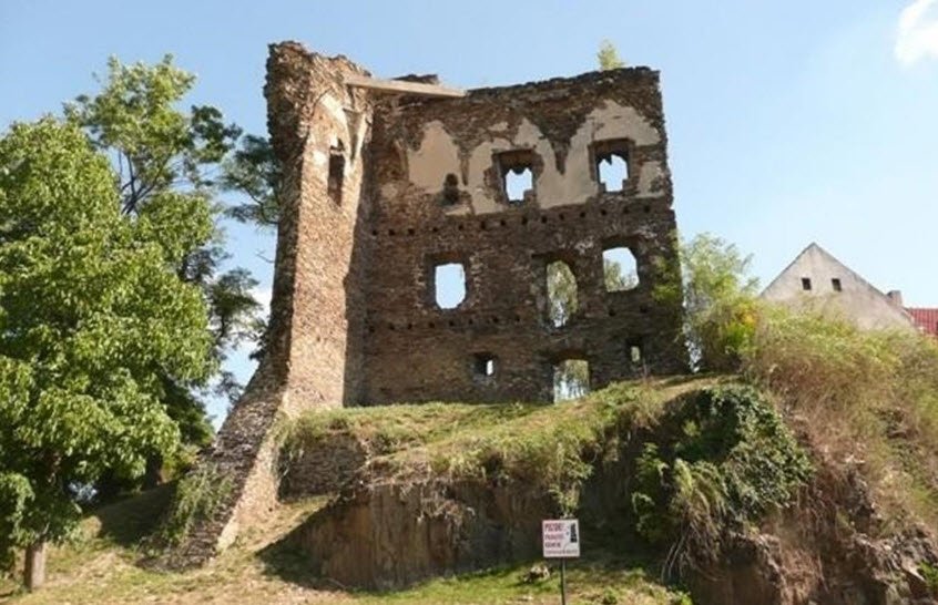 Zřícenina Říčanského Hradu, Říčany, Czechia, Czech Republic (Czechia)